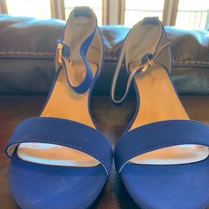 Women blue wedge heels